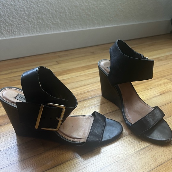 Steve Madden black wedge sandals size 7 - Picture 2 of 2